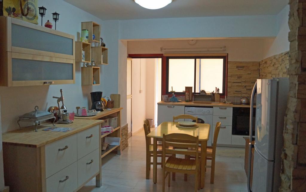 Destalo Court Larnaca Apartment Chambre photo
